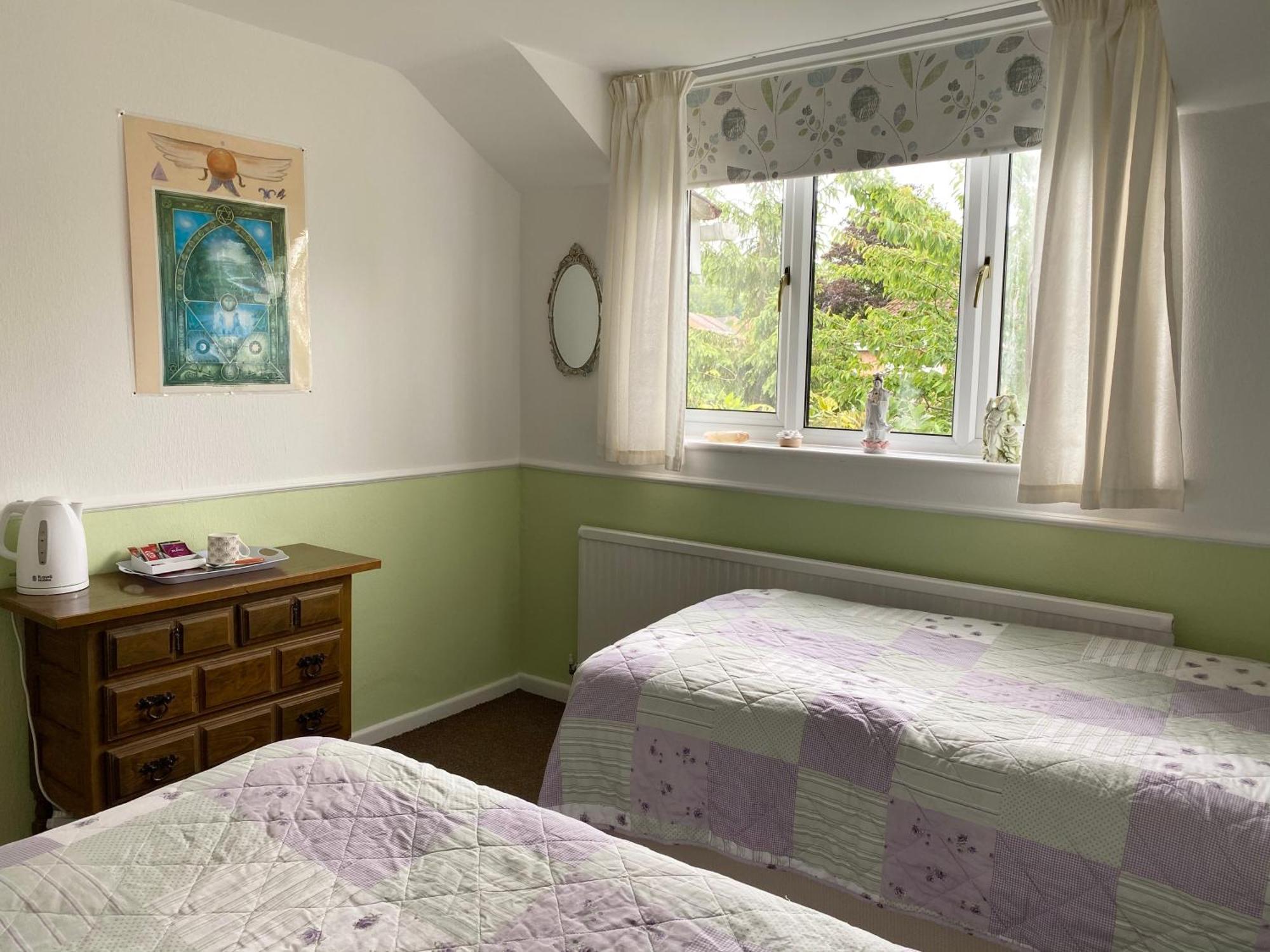 Camelot Retreat - Tor View Bed and Breakfast Γκλάστονμπερι Δωμάτιο φωτογραφία